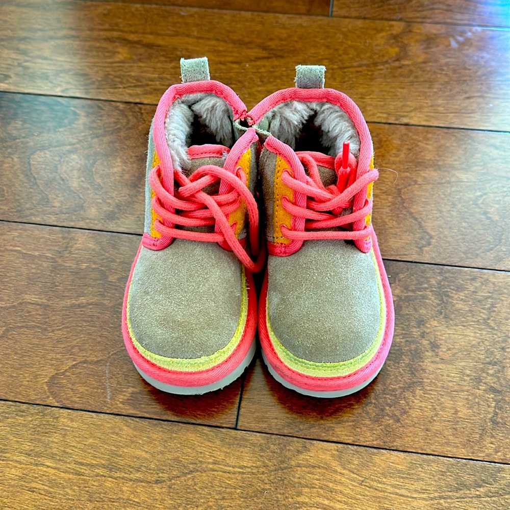 Toddler Girl Ugg boots. Tan/pink. Size 7 kids shoes. Like New